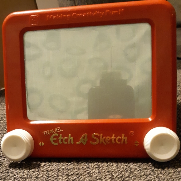 Travel Etch A Sketch - Picture 4 of 6